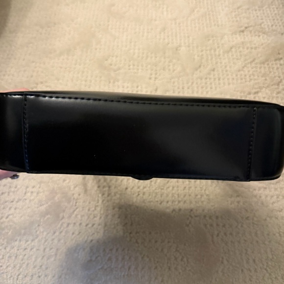 8 Other Reasons Justine Black Shoulder Bag - Picture 8 of 10